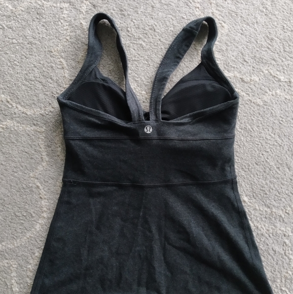 Lululemon charcoal grey training top size 2/4 - Picture 3 of 4